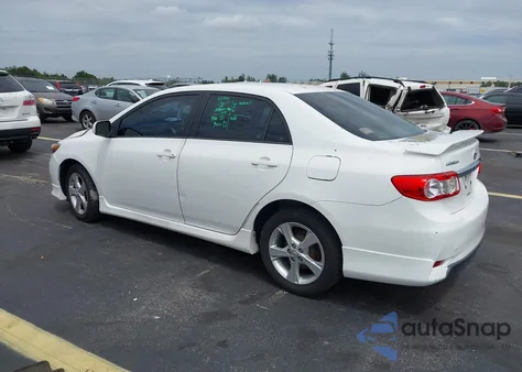 2013 Toyota Corolla S z USA, uszkodzony, nr VIN 5YFBU4EE4DP147166